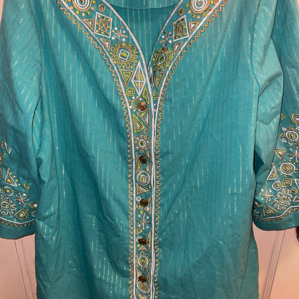 Bob Mackie wearable art embroidered ladies tunic with Metallic Accent, L